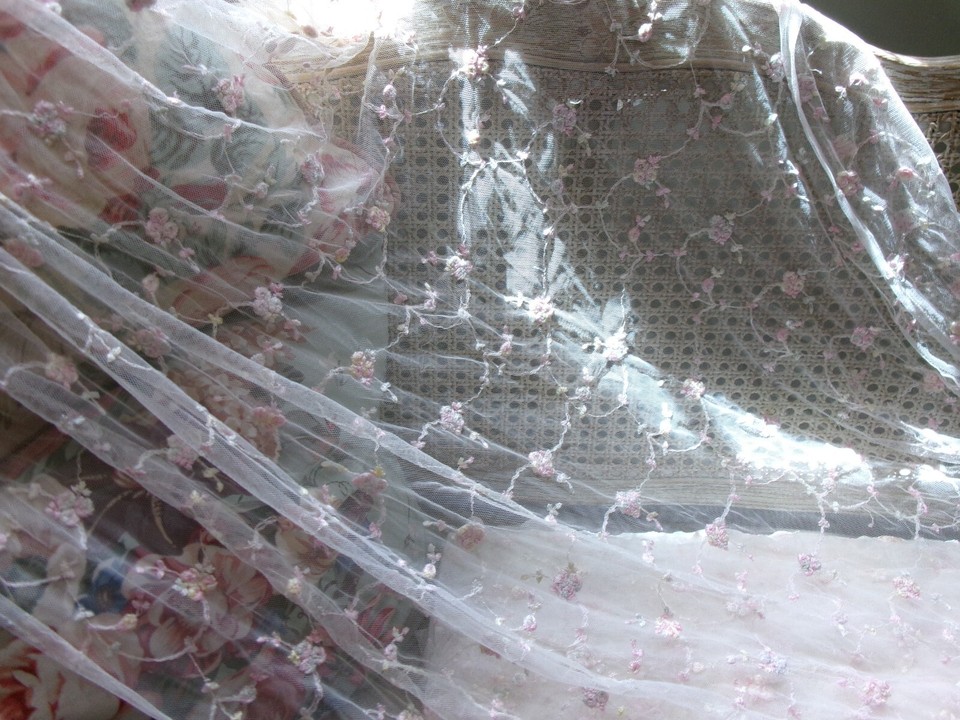 *Reduced* RARE 6 VINTAGE APRIL CORNELL EMBROIDERED NET LACE CURTAIN