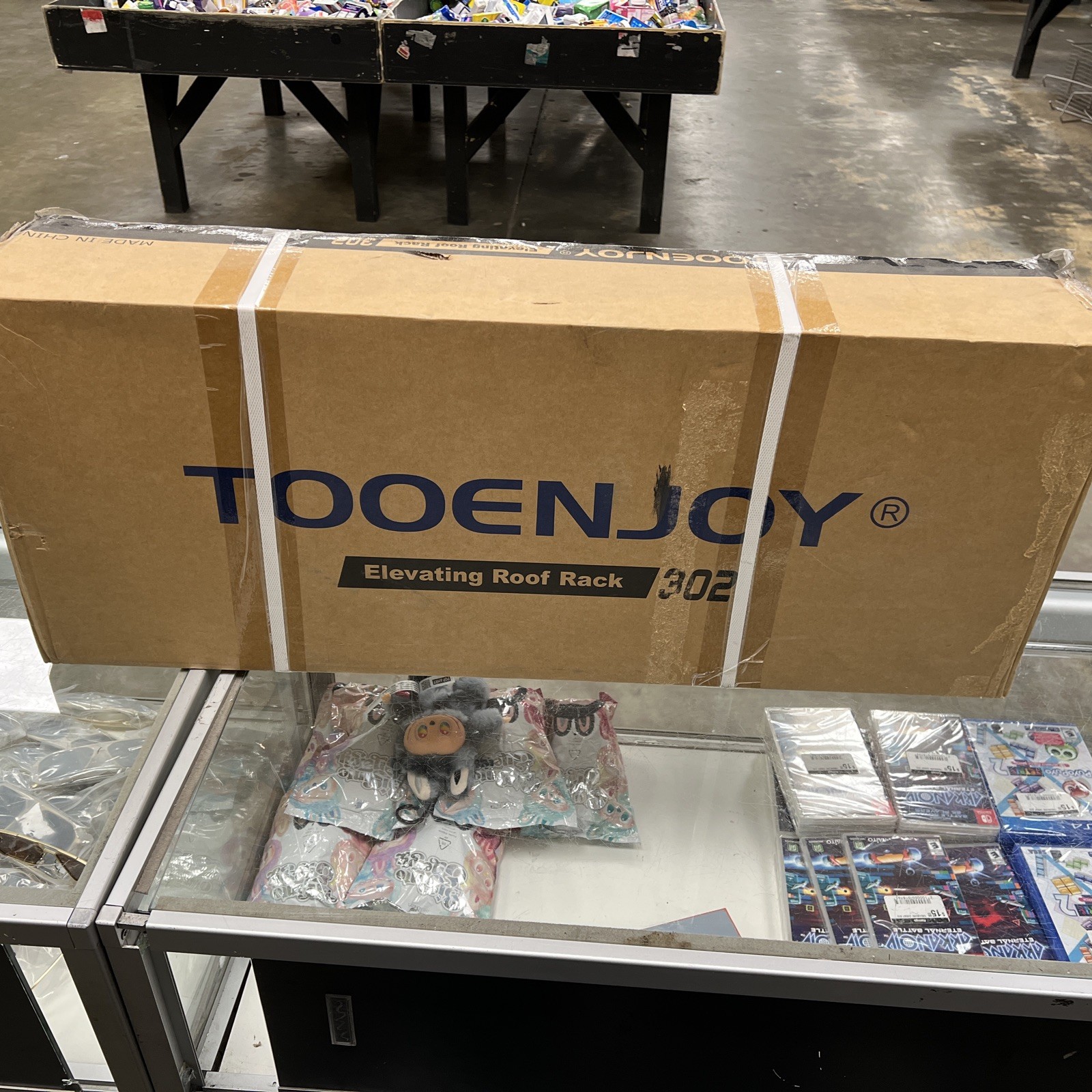 TOOENJOY Assist Elevating Roof Rack Kayak Carrier Model # 302 New/damage Box