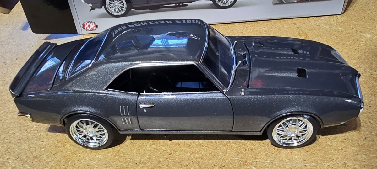 ACME 1/18 1968 PONTIAC FIREBIRD STREET FIGHTER SILVER BIRD