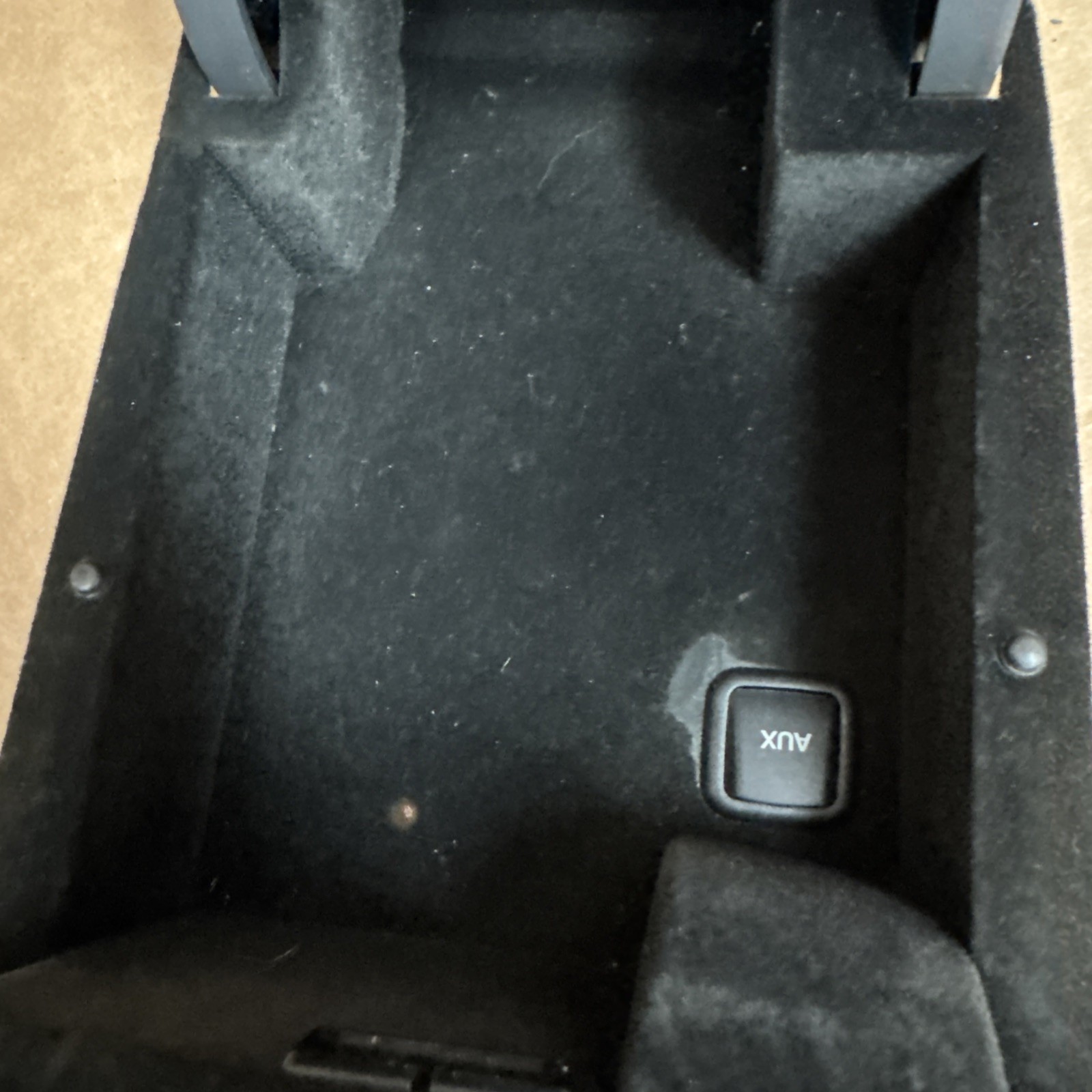 2011 2012 2014 2015 Audi R8 Center Console Box Storage Aux Arm Rest Lid 20202