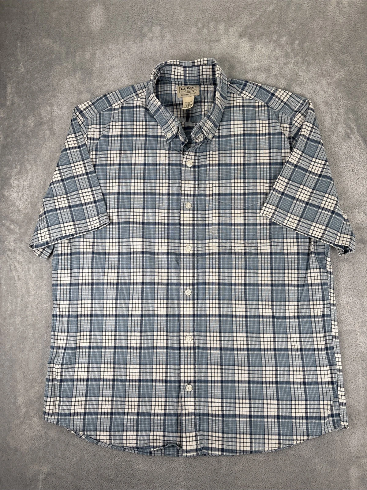 LL Bean Vintage Men's Blue Check Button Short Sleeve Shirt Size Medium (5674)