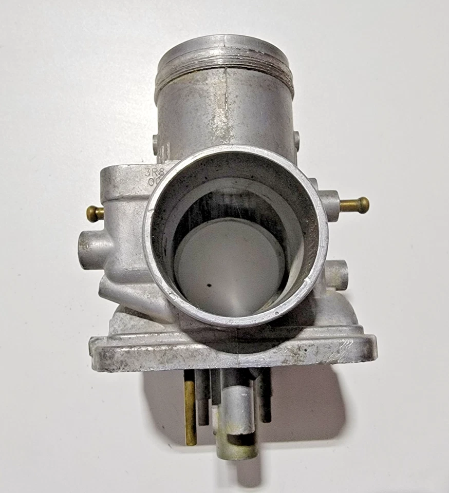 Carburetor Body 1980 Yamaha IT425 IT 425 3R8 - damaged threads - Image 4 of 4