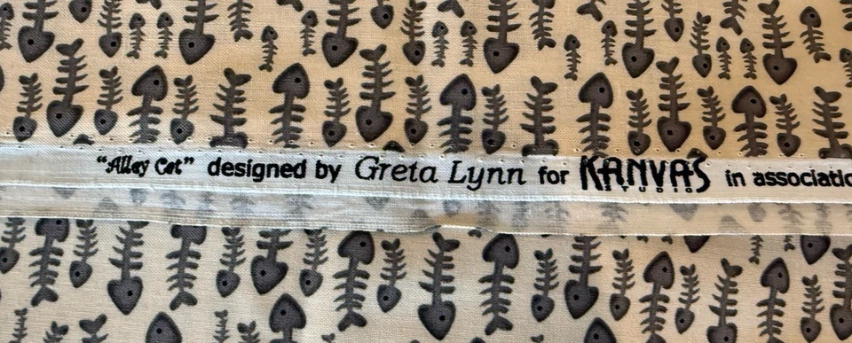 Tecido ALLEY CAT Greta Lynn para lona Benartex ossos de peixe bege cinza 44” BTY - Imagem 3 de 4