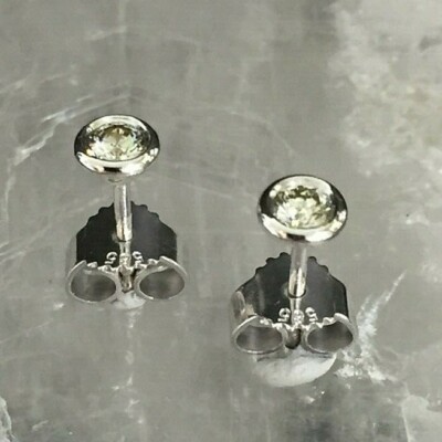Wertvolle Ohrstecker in 585er Weißgold mit 2 Brillanten von ca. 0,20ct
