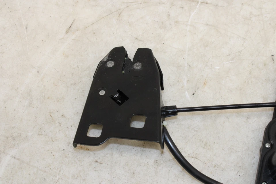 Pontiac Solstice 2006-2009 convertible pestillo superior OEM HB9 Foto 2 de 4