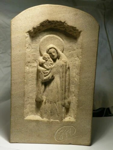 Statues dévotionnelles en pierre