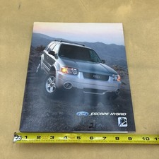 2005 FORD ESCAPE HYBRID PRESS KIT MEDIA INFORMATION- ORIGINAL 