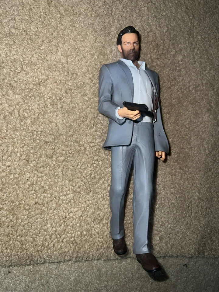 Max Payne 3 Collector's Edition Statue (LEANING) Rock Star Figure - Image 2 of 4