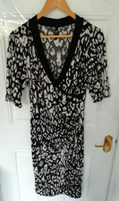 Yours Size 16 Dress Wrap Effect Black White Grey V-Neck Half Sleeve Stretchy