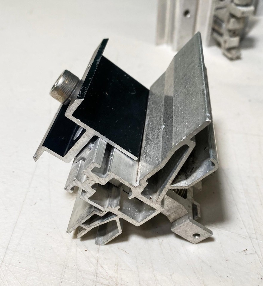 Lot Of 32 Roof Tech Solar Panel Mounting RT-APEX Middle Clamps, RT3-02 ...