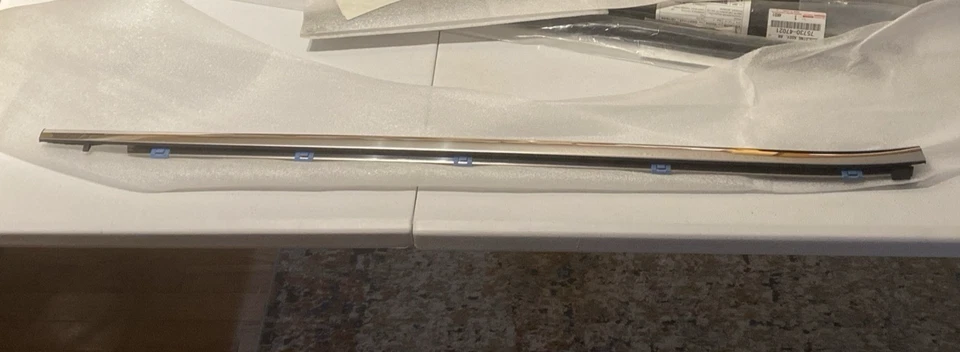2014-2019 Toyota Highlander -Right front Door Belt Molding 75710-0E070 — 第 3/3 张图片