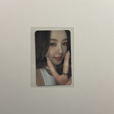 Kep1er Dayeon Magic Hour Pre-Order Photocard Sunkissed Version