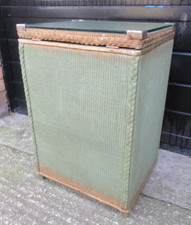 1960s Lloyd Loom Style Green Wicker Ottoman with glass top. Storage