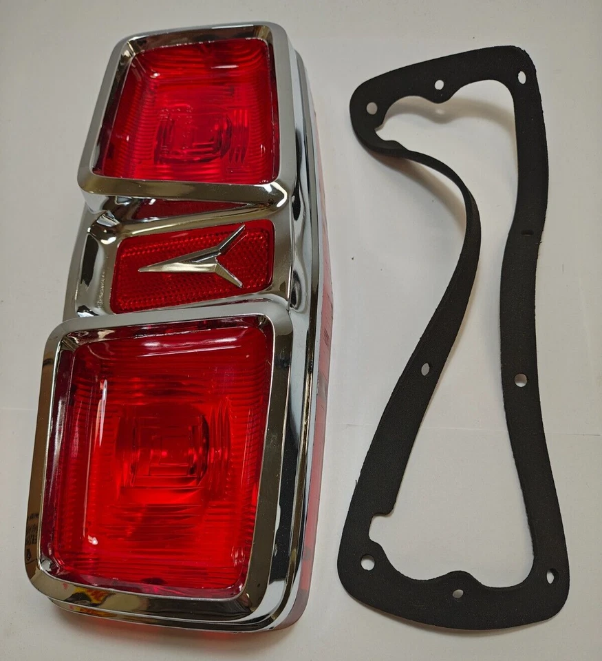 1964 Plymouth Fury Sport fury abajur traseiro direito lente cromada 2495212 NOS - Imagem 3 de 4