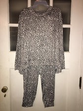 Secret Treasures Super Soft Velour PJ Set Crew Neck Top w/Jogger NWT Size Md.