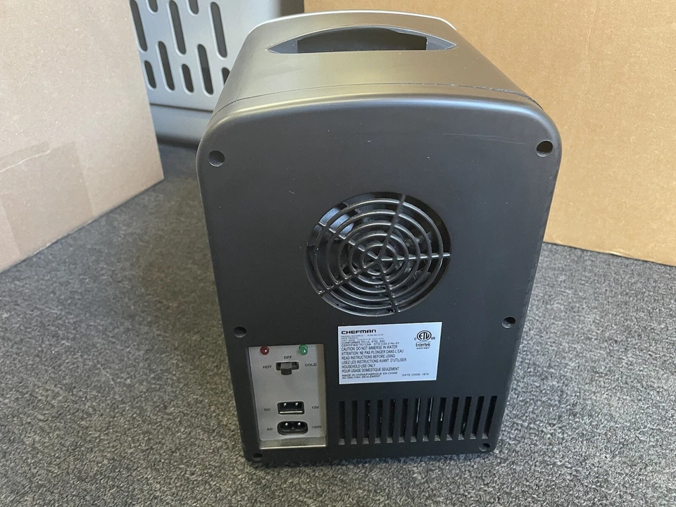Hot/Cold Chefman AC/DC mini fridge - Image 4 of 4