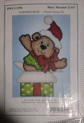 Mary Maxim #21347 Plastic Canvas Kit ''Surprise Bear'' USA -New