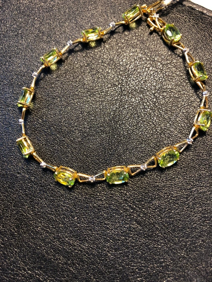 14K Yellow Gold bracelet with Diamonds and Peridot gemstones - Image 3 of 3