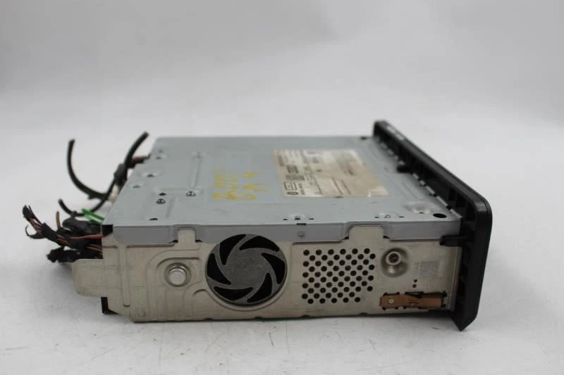 Equipo de audio radio reproductor de CD montado en el tablero Opt QV0 se adapta a 17-19 AUDI A4 14021 Foto 2 de 4