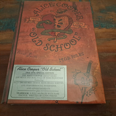 Alice Cooper-Old School (1964 - 1974), Special Edition auf 4 CDs