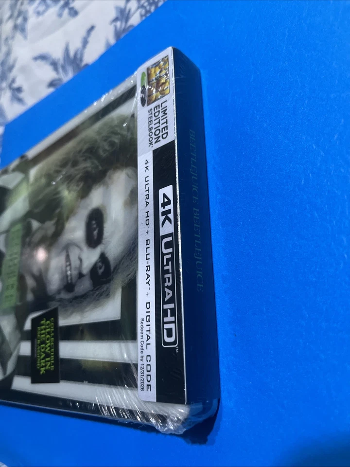 BEETLEJUICE BEETLEJUICE - 4K ULTRA HD/BLU-RAY/DIGITAL - GLOW STEELBOOK - NEW! - Image 3 of 4