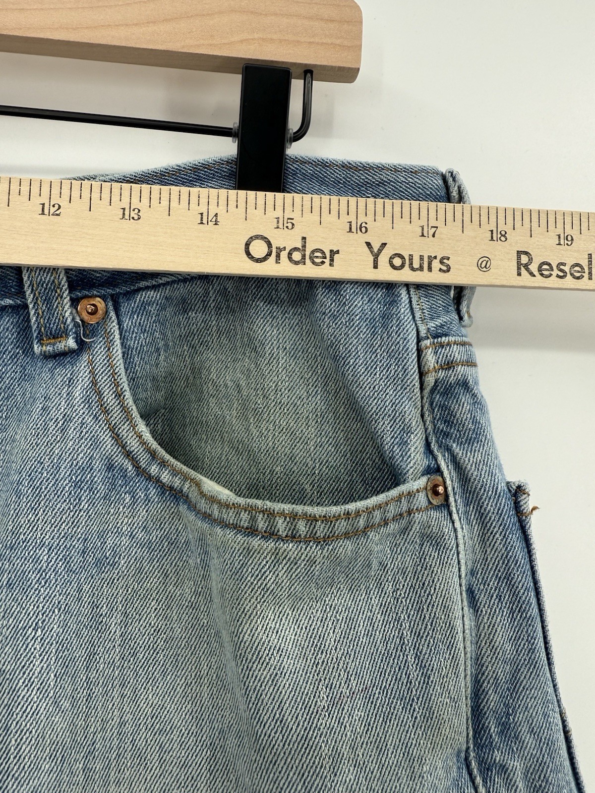 Vintage Levis 550 Jeans Mens 36x30 Blue Relaxed Fit Fade Light Wash Denim Pants thumbnail 8