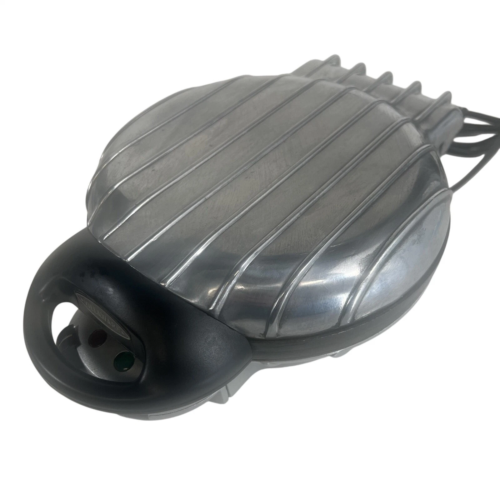 VillaWare UNO Belgian Waffle Maker Silver Round Waffler 2002 1000W Electric