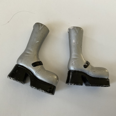2002 Bratz Jade Flaunt It Boots