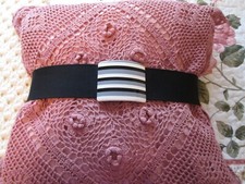 VINTAGE 80'S STRETCH CINCH BELT SIZE SMALL-MEDIUM BLACK W/TRI-COLORED CLASP 3