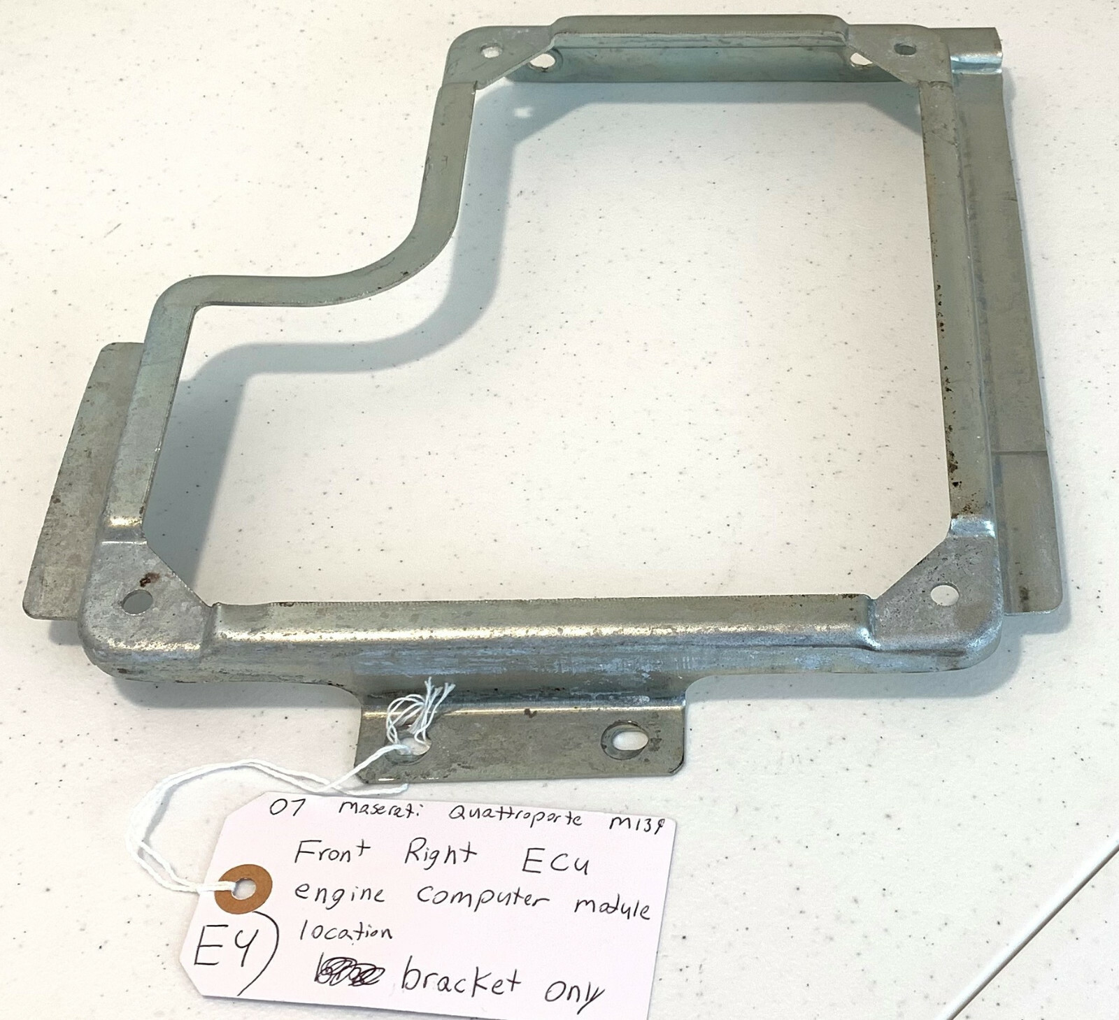 07 MASERATI QUATTROPORTE M139 4.2L FRONT RIGHT ECU COMPUTER MODULE BRACKET ONLY