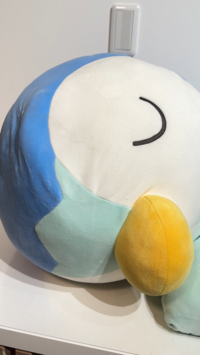 Peluche De Enton De 45 Cm - Pokémon Oficial Dormilón, Súper Suave Y Abrazable, Ideal Para Coleccionistas Y Fans De La Saga