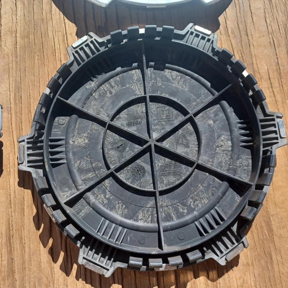 GMC Yukon, Sierra 1500 tampa central conjunto de 4, 2003-2008, peça # 9594521 S2 - Imagem 3 de 3