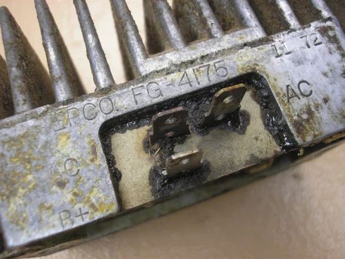 Wheel Horse 18 Automatic D-180 D-200 Tractor Voltage Regulator Repco FG-4175 - Picture 2 of 3