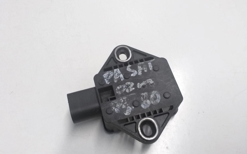 Acelerómetro VW PASSAT Variant B5 3B6 8E0907637A 1.9 Diesel 28534259 - Imagen 3 de 3