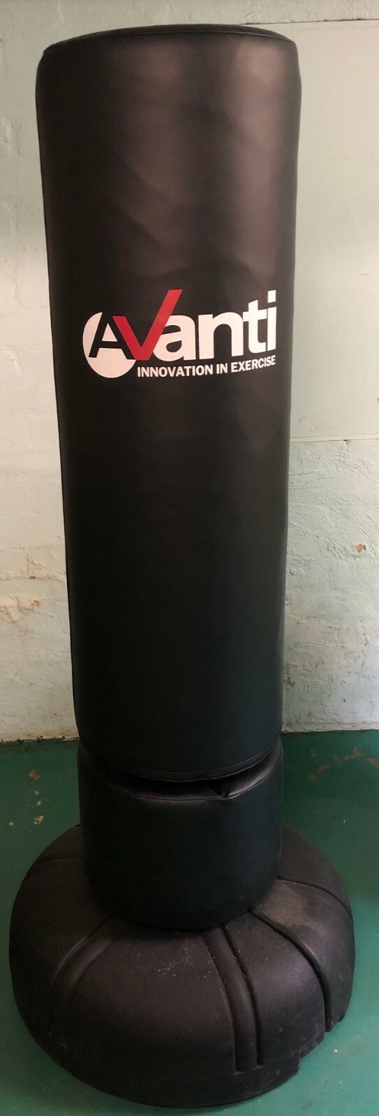 avanti freestanding boxing bag