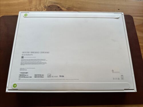Nuovo Apple MacBook Pro 16" M4 Chip 14C/20C - 48GB RAM 512GB SSD - NERO - SIGILLATO - Foto 3 di 4