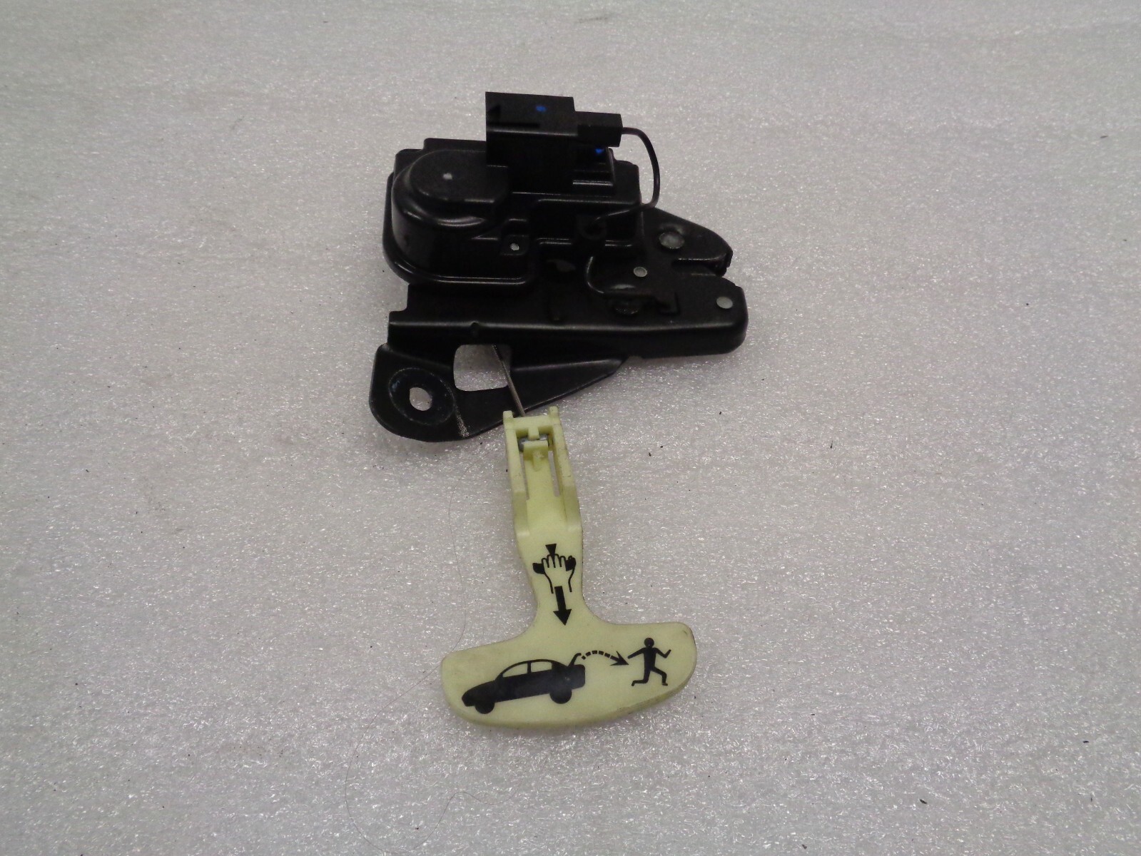 14-17 Maserati Ghibli Rear Trunk Lid Lock Latch Actuator Assembly OEM AK2308254
