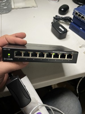 D-Link DGS-108 Unmanaged Ethernet Switch 8-Port Gigabit Tested Working