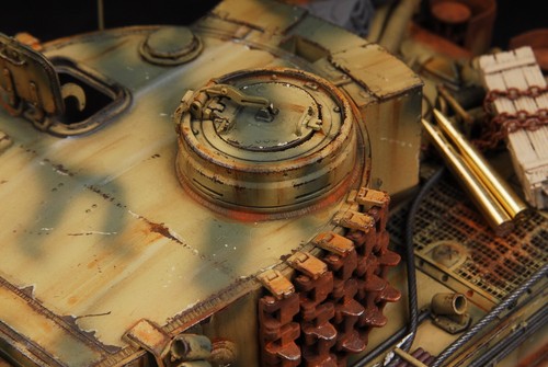 Ganador del premio Built Dragon 1/35 Tiger I sPzAbt 502 LAH + Figura de resina + PE + ACC - Imagen 13 de 24