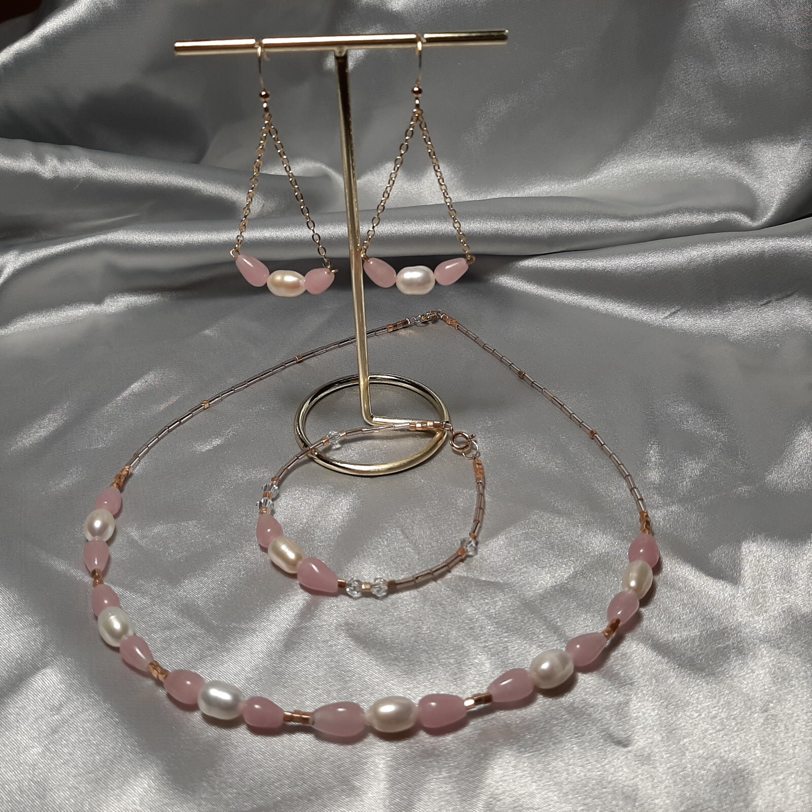Collier et parure lot bijoux en perle d'eau douce naturelle quartz rose