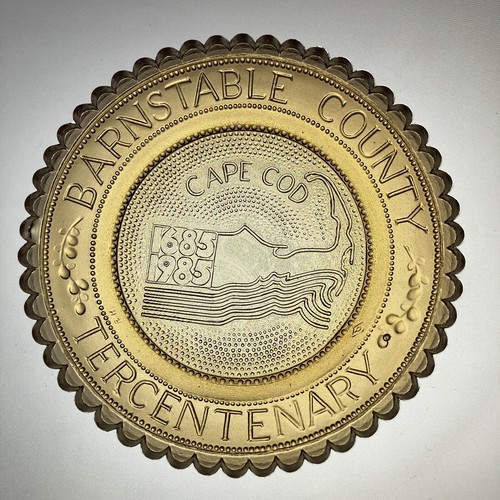 Patriotische Cape Cod Flagge Barnstable County MA 300 Jahre Pairpoint Glas Tasse Teller - Bild 6 von 7