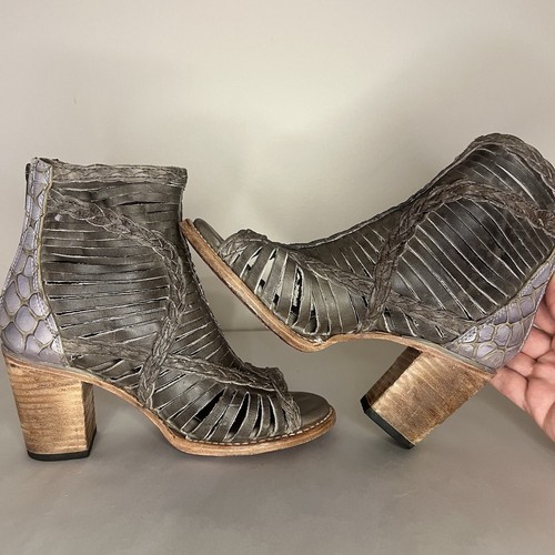 Freebird by Steven Bela Distressed Grey Leather Booties Size 7 - Picture 7 of 11