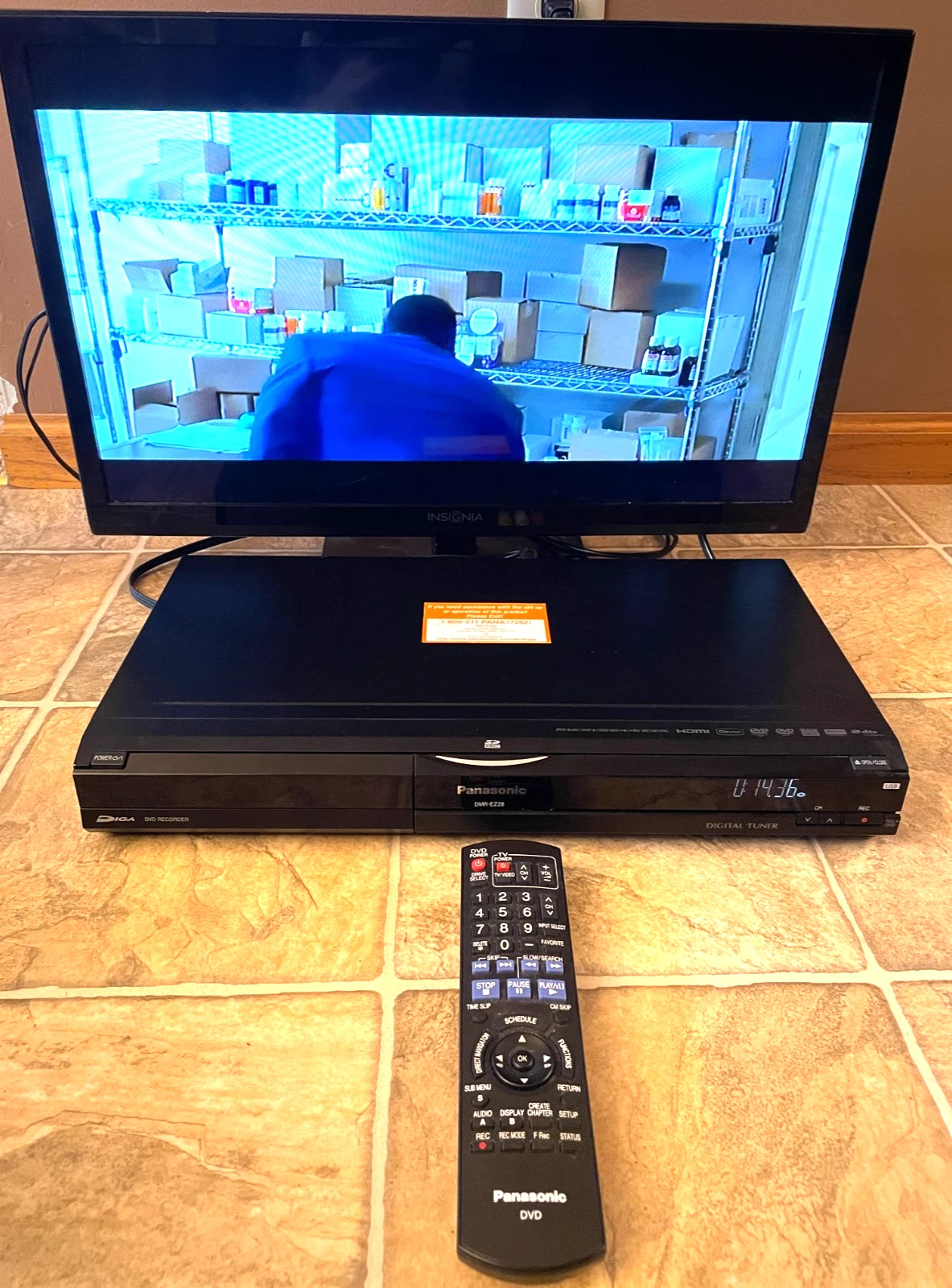 Panasonic DMR-EZ28 DVD Recorder/Player - Thumbnail 3