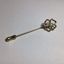 VINTAGE GOLDTONE 4-LEAF CLOVER STICK HAT OR LAPEL PIN WITH CENTER FAUX PEARL