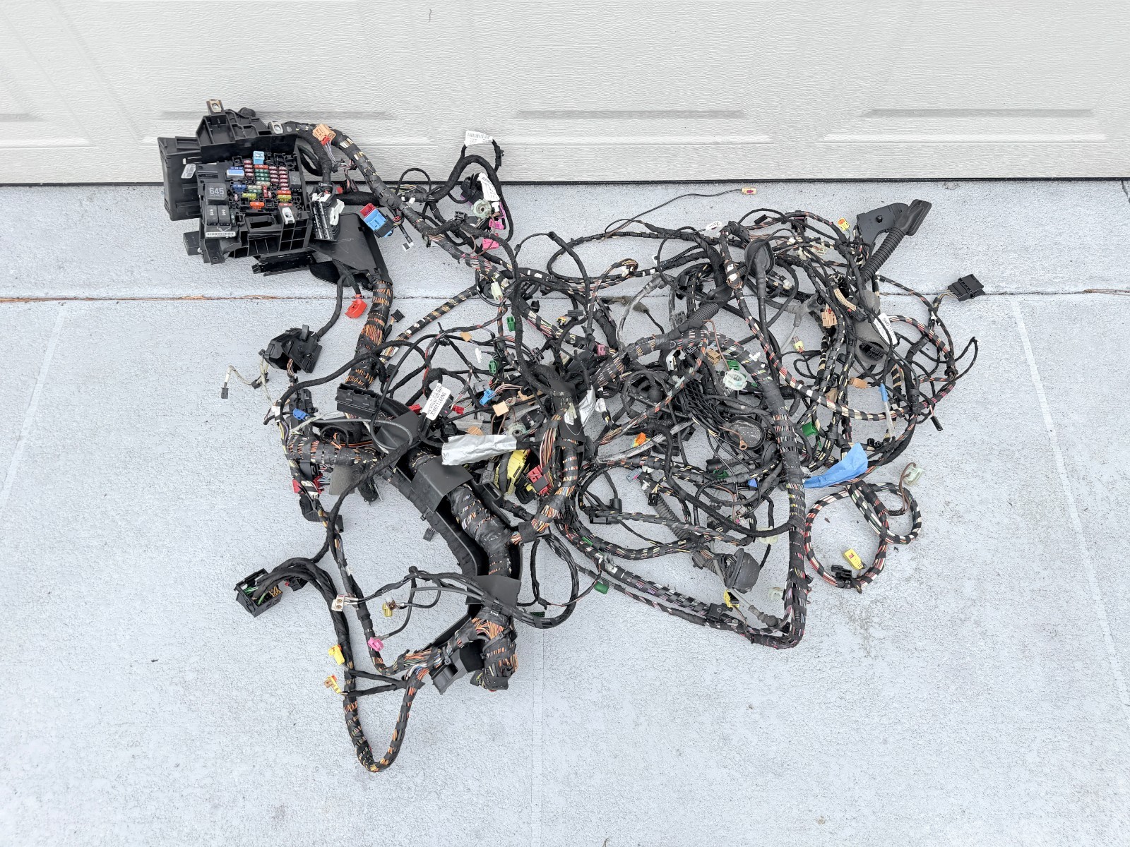 2018 - 2024 Volkswagen Tiguan 2.0L Engine Main Body Wiring Harness w/ Relays OEM