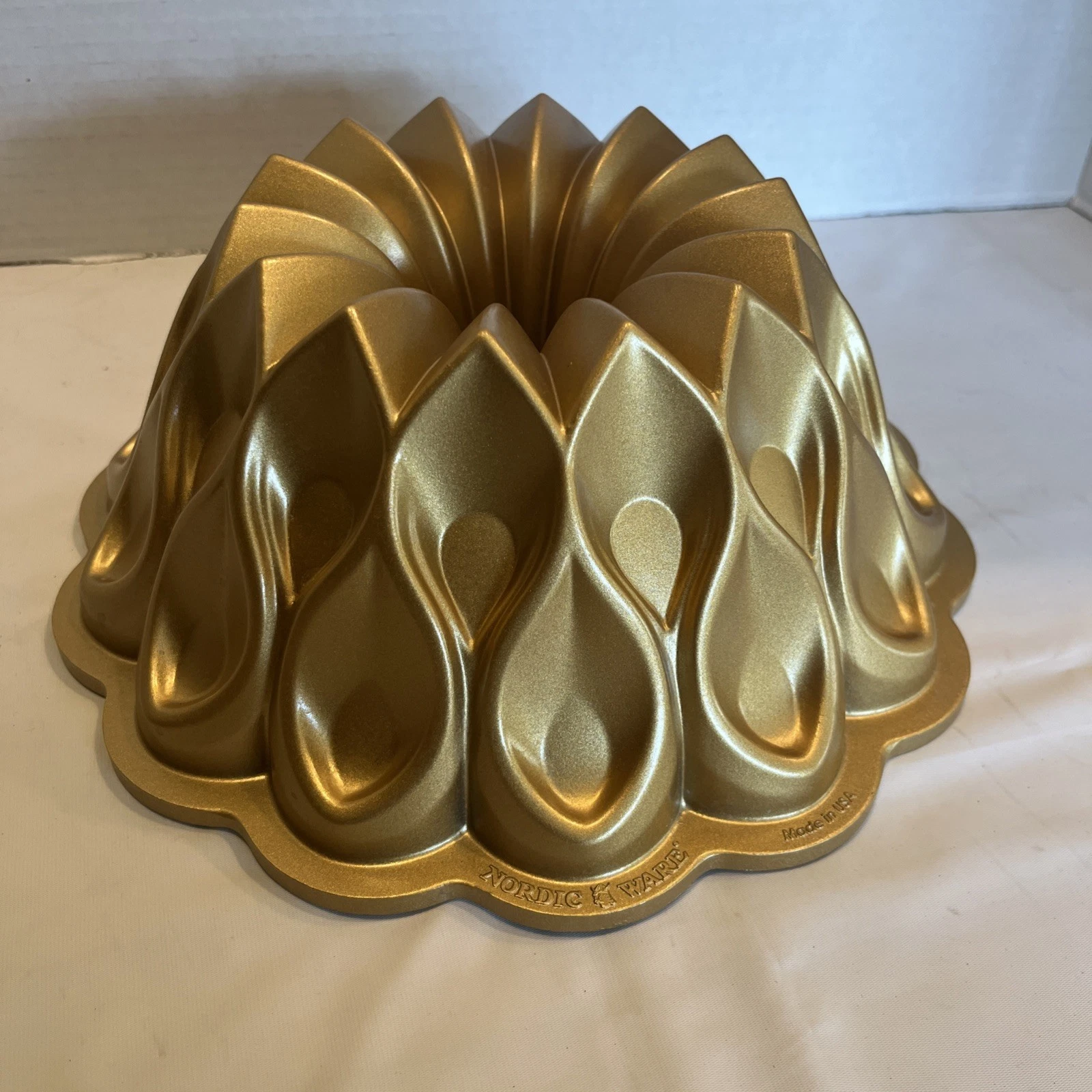 Nordic Ware Crown Bundt Pan