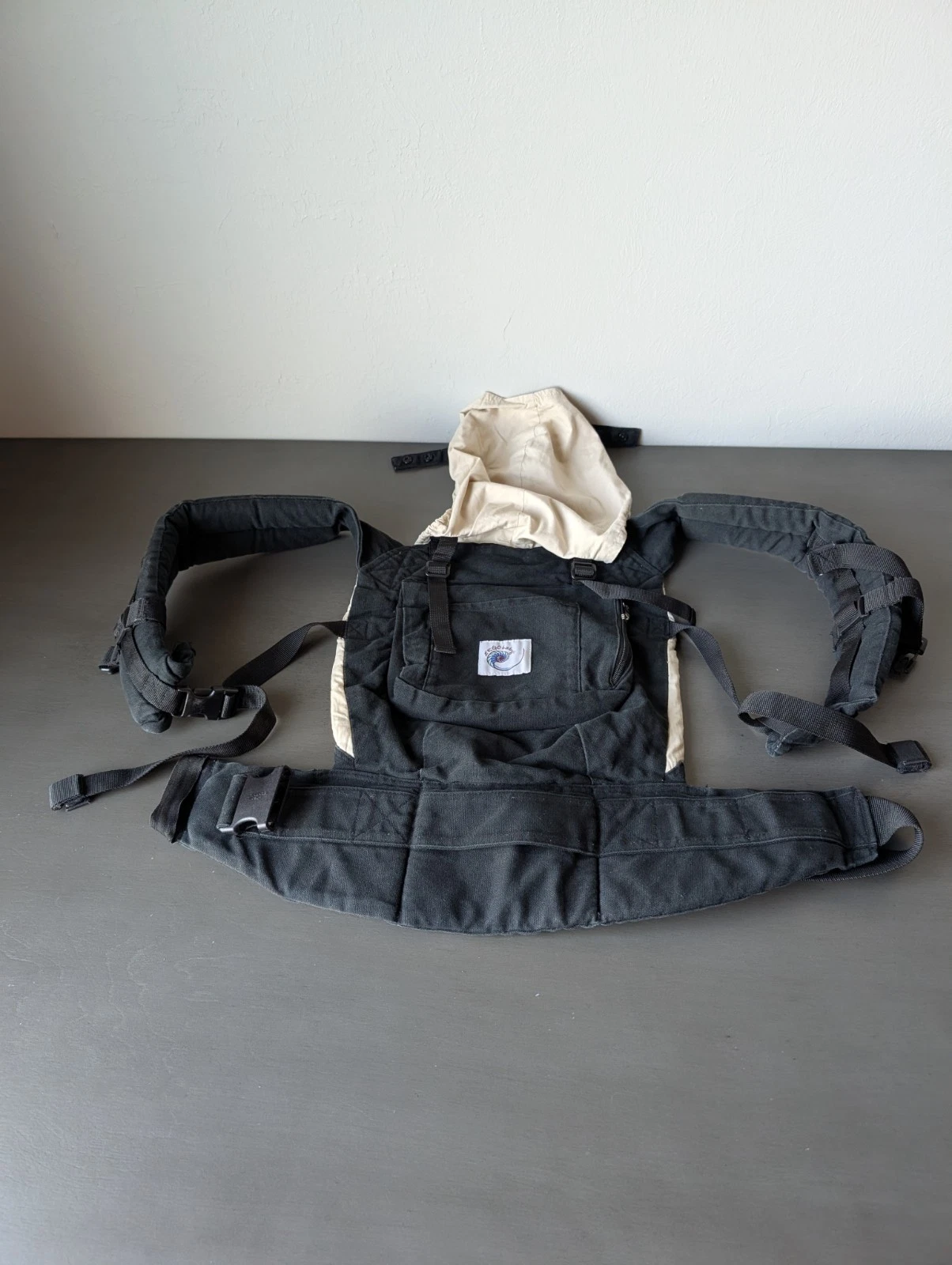 ERGO Baby Carrier Beige Black Outdoors Summer Walks Hands Free