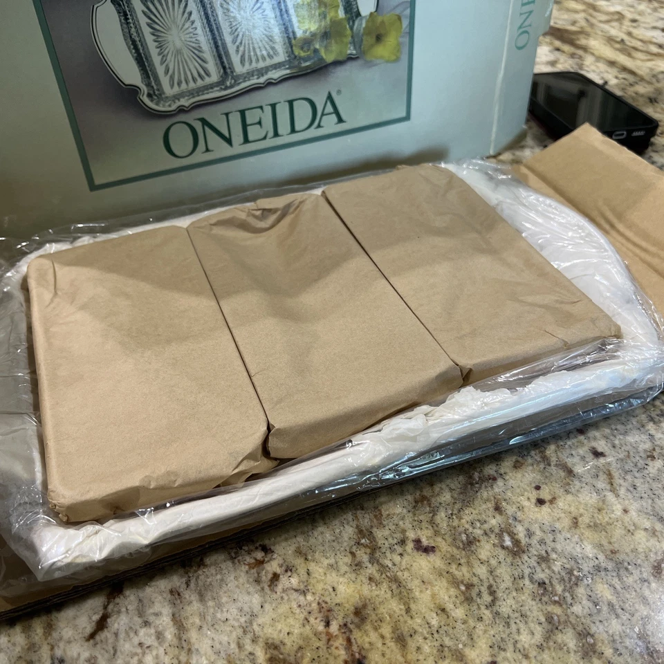 NIB Relish Serving Tray Silver Plated Oneida USA. Never Used Original Packaging  - Image 3 of 4