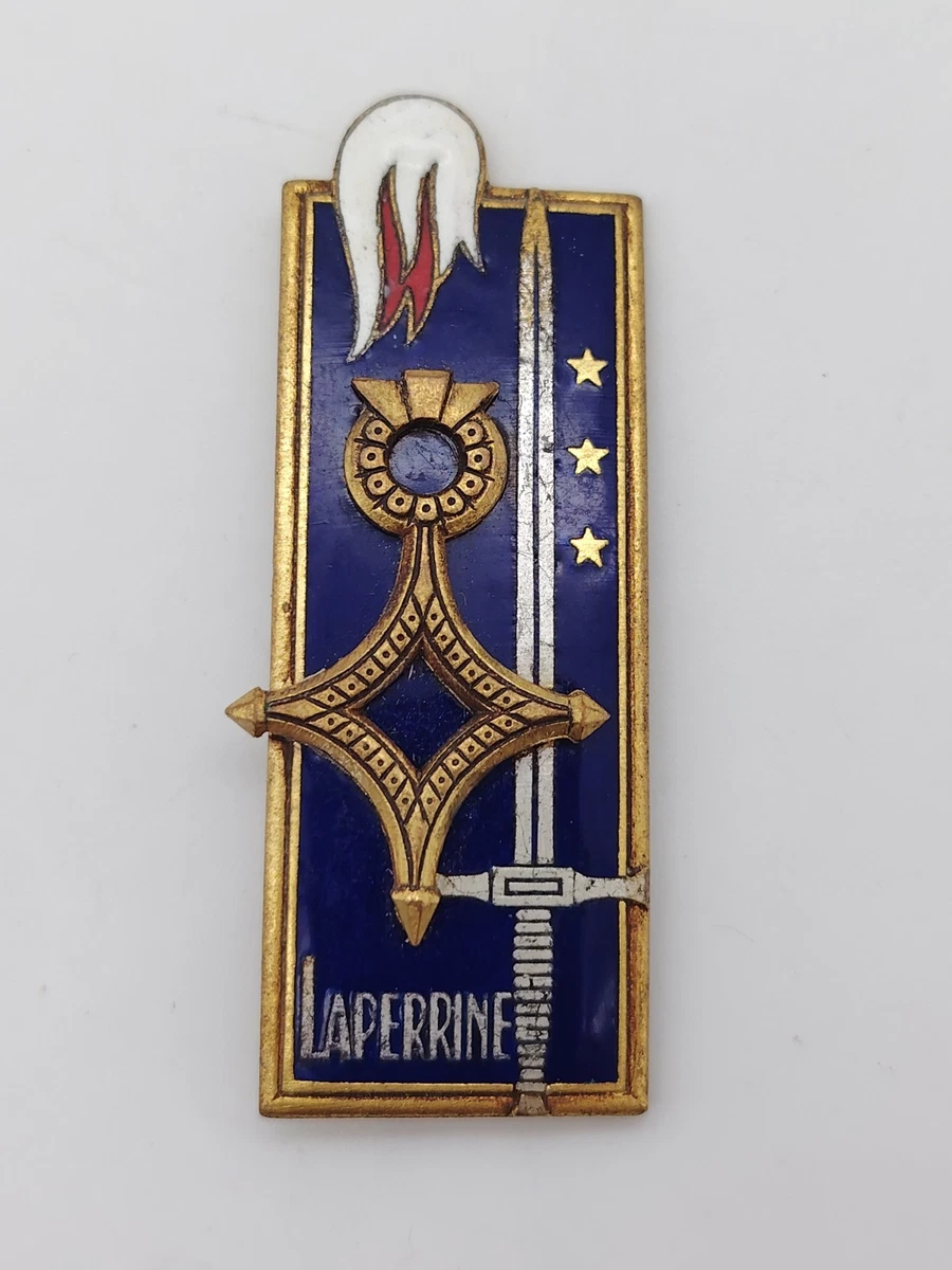 Lot Brocante : Insignes, Médailles, Boutons, Coupe-papier - LBB00132