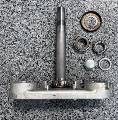 SUZUKI RM85 STEERING STEM, TRIPLE CLAMP used oe 02-23  51410-03B30